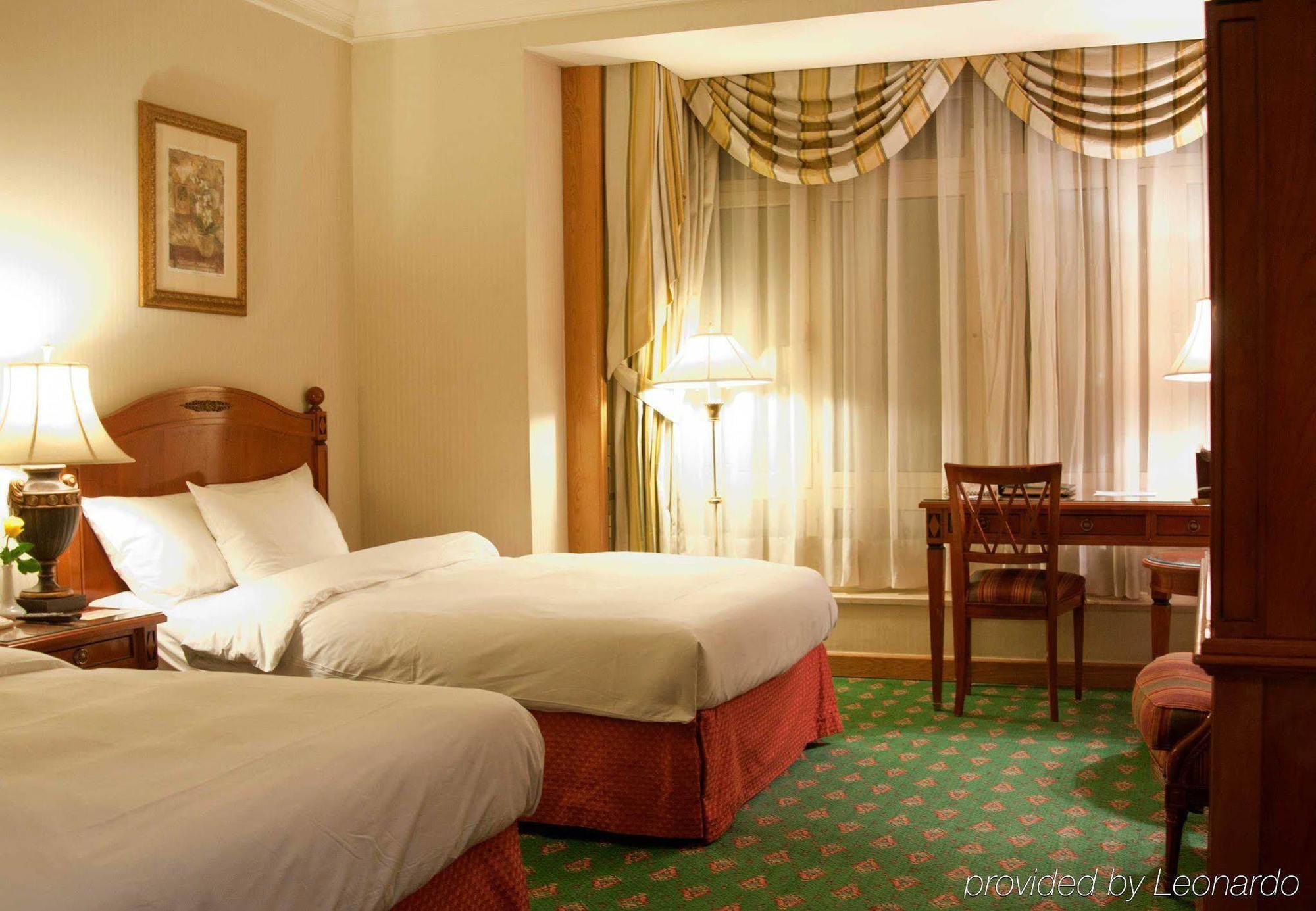 Madinah Marriott Hotel Medina Room photo
